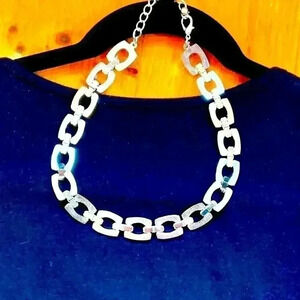 Chain-Link Necklace in Silver Metal